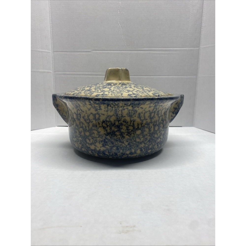 Roseville Ohio USA Stoneware 1.5Qt Pot Lid Blue Spongeware Bakeware